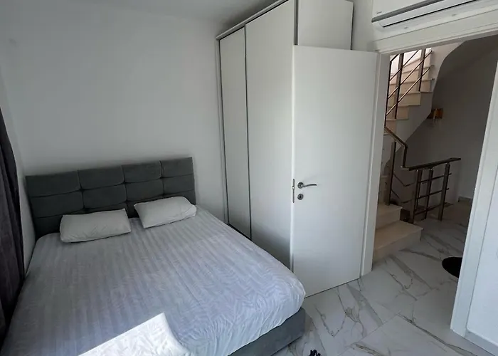 Villa Sara Golem (Tirana)